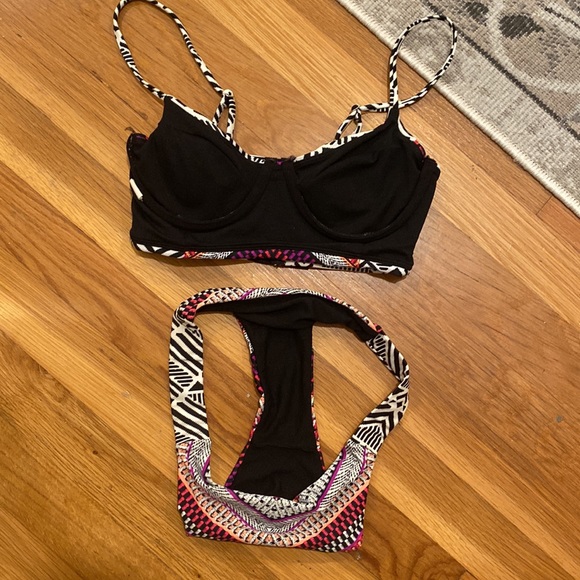 Roxy Bikini Set - Picture 5 of 8